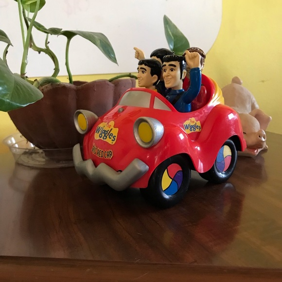 The Wiggles Toot Toot Chuga Chuga Big Red Car with characters - Picture 8 of 11